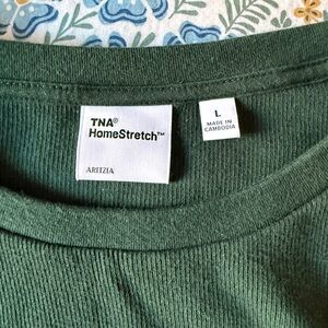Aritzia TNA Forest Green Ribbed Tee